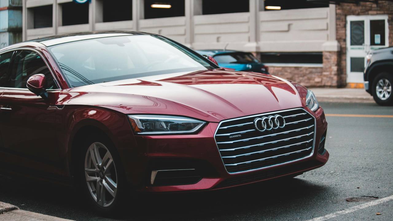 Top 5 Reasons to Wrap Your Car Instead of Painting It